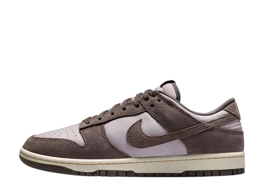 ナイキ ダンク ロー SE "プラチナムバイオレット/ケイブストーン"