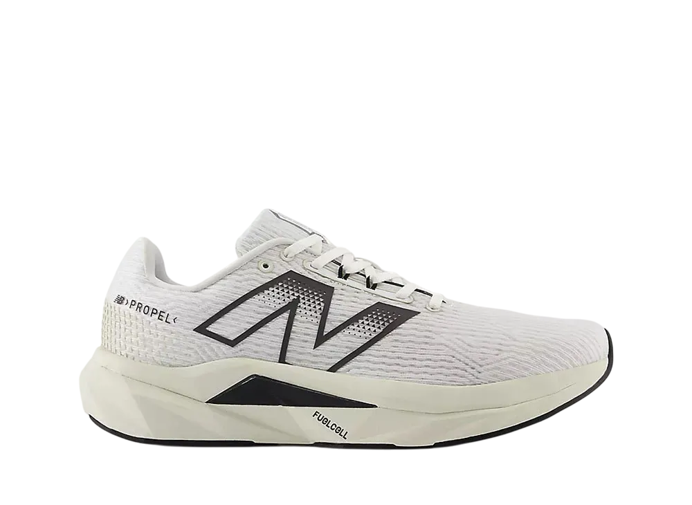 ニューバランス フューエルセル プロペルV5 "ホワイト/ブラック/セメント/リネン"