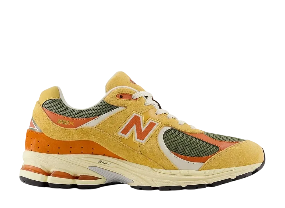New Balance 2002R "Dried Apricot/Infield Clay"