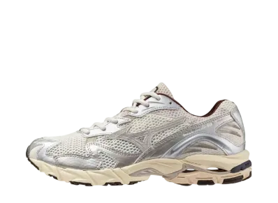 ミズノ ウェーブライダー10 "オフホワイト/ライトベージュ/ブラウン"