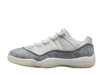 ナイキ エアジョーダン11 レトロ ロー "イヤーオブザスネーク"