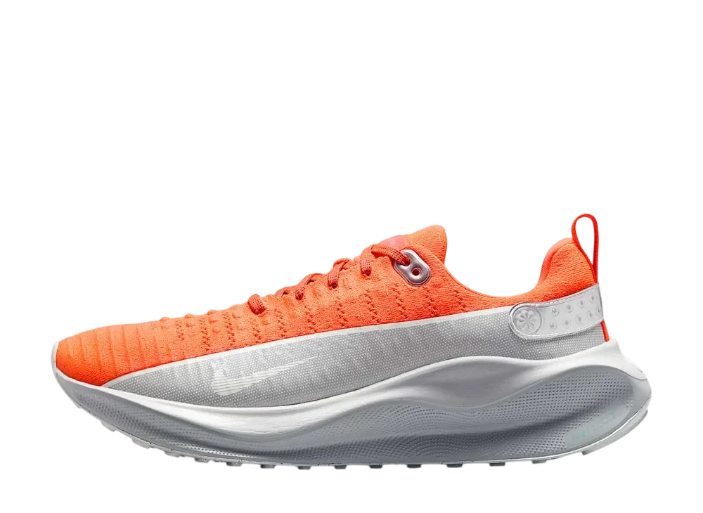 ナイキ インフィニティラン4 PRM "ハイパークリムゾン/ライトシルバー/フォトンダスト/メタリックシルバー"