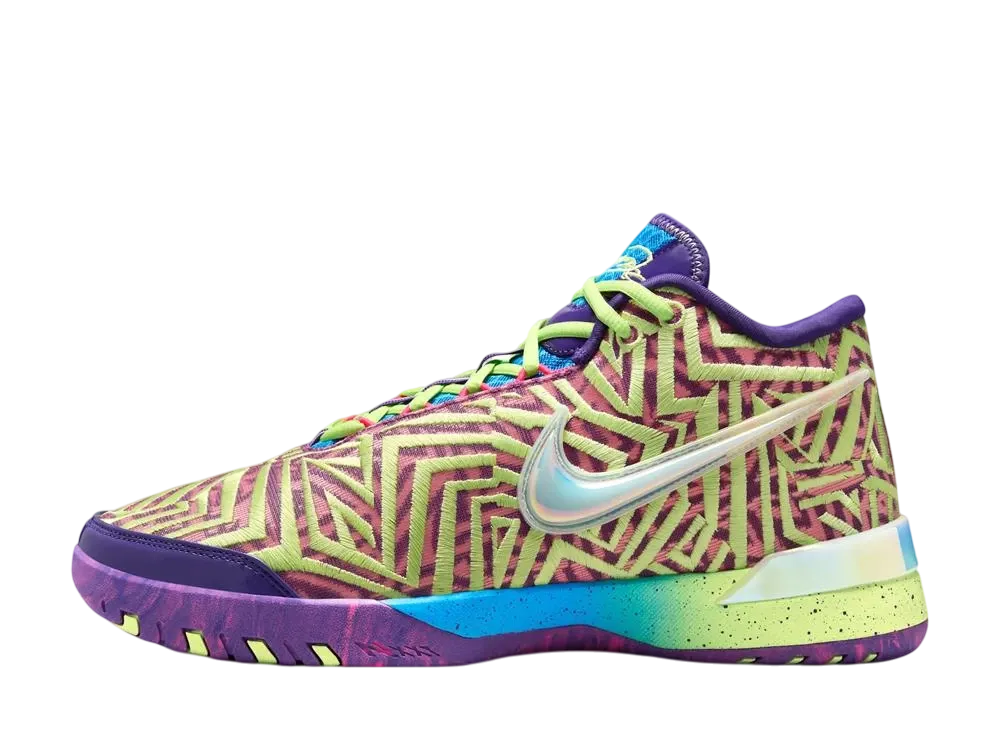 【NIKE】レブロン・ジェームズ最新モデル HF0700-900 新品未使用品 NIKE】レブロン・ジェームズ最新モデル HF0700-900 新品未使用品