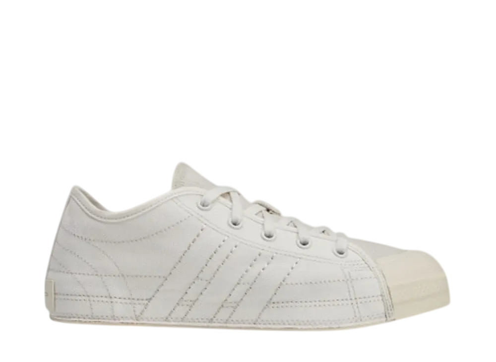 アディダス ワイスリー ニッツァ ロー "コアホワイト/タルク/ワンダーホワイト"