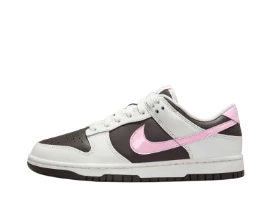 ナイキ ウィメンズ ダンク ロー レトロ "ピンクスウッシュ"