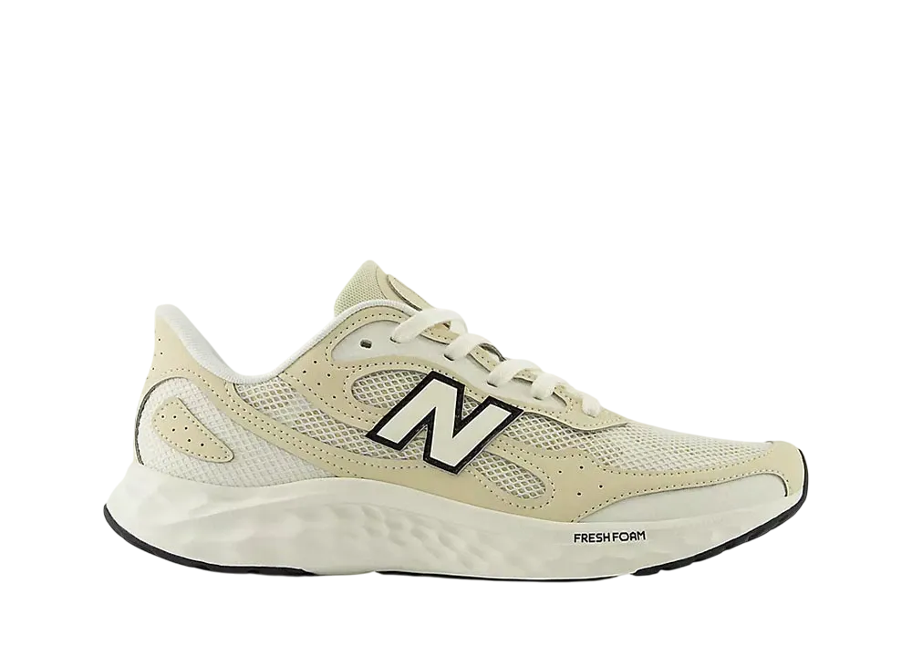ニューバランス フレッシュフォーム アリシV4 "アンゴラ/サンドストーン/ブラック"