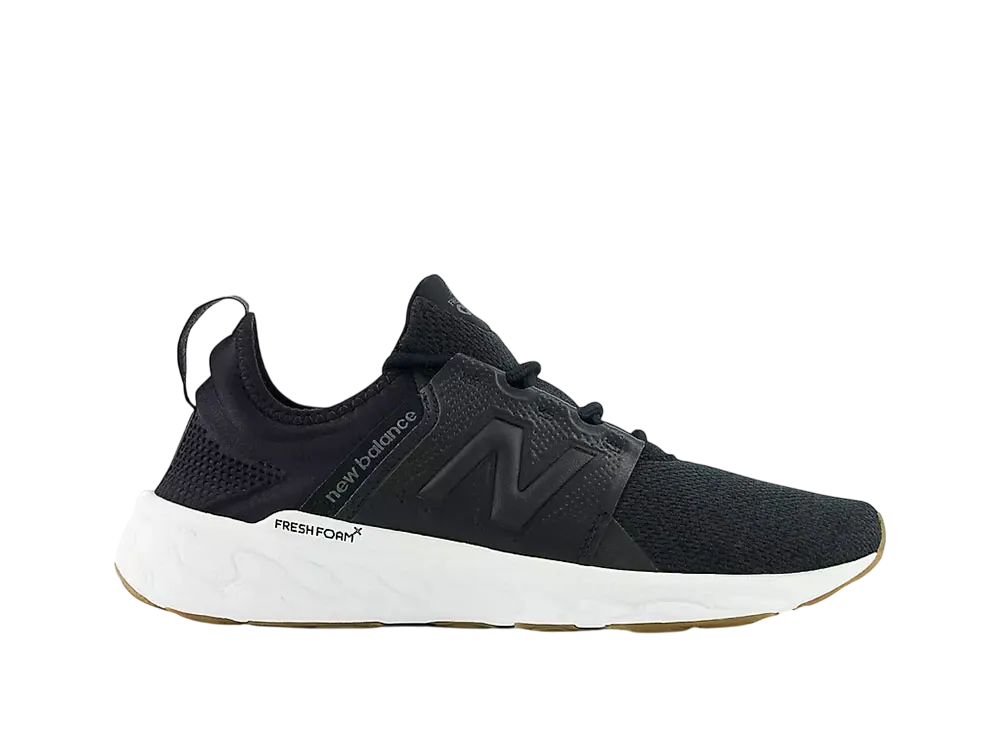 ニューバランス フレッシュフォームX クルスV3 "ブラック/ブラックトップ/ガム"