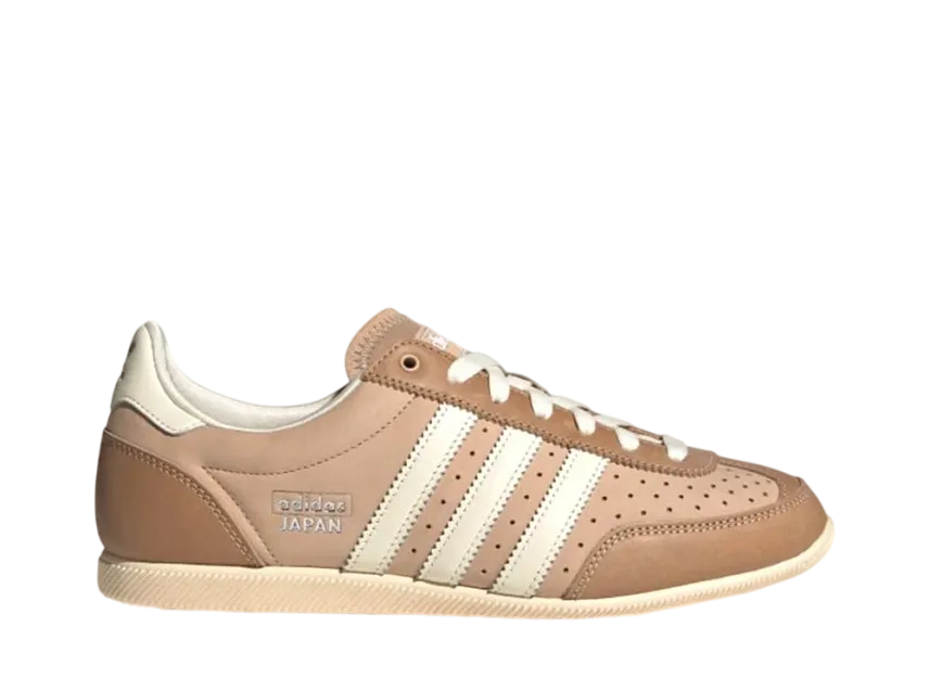 アディダスオリジナルス ウィメンズ ジャパン "ウォームサンドストーン/クリームホワイト/シルバーメタリック"