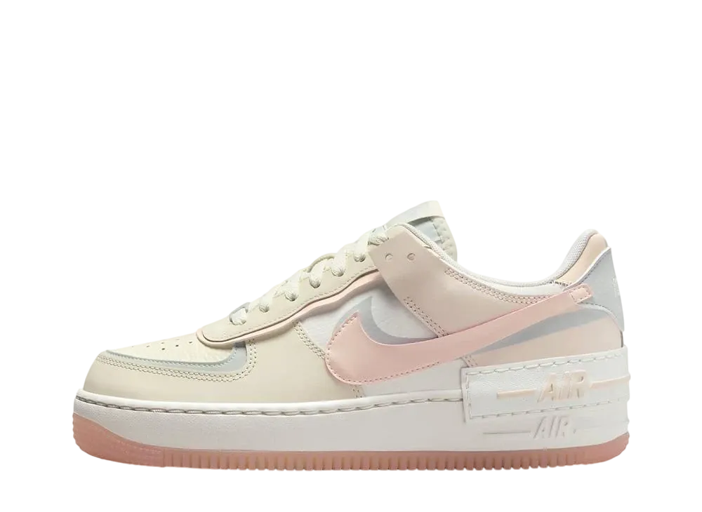 ナイキ ウィメンズ エアフォース1 シャドウ "ココナッツミルク/ライトシルバー/セイル/クリムゾンティント"