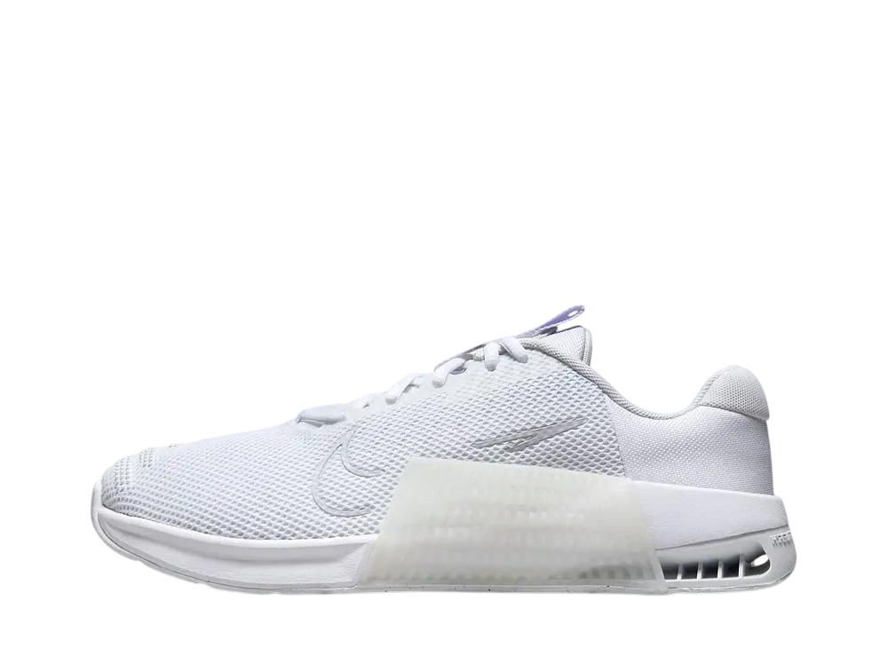 ナイキ ウィメンズ メトコン9 "ホワイト/ピュアプラチナム"
