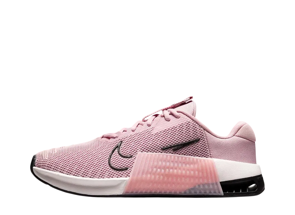 ナイキ ウィメンズ メトコン9 "ピンクオックスフォード/ブラック/ライトソフトピンク/メタリックブラック"