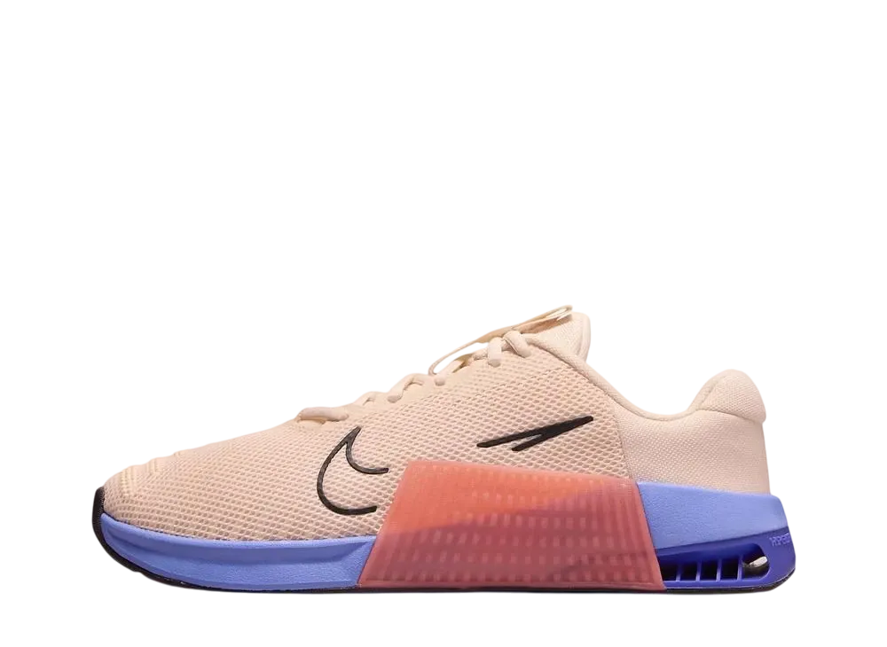 ナイキ ウィメンズ メトコン9 "グアバアイス/ロイヤルパルス/ペルシアンバイオレット/ブラック"