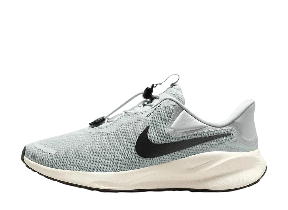 ナイキ レボリューション7 イージーオン "ライトシルバー/ライトアーミー/ペールアイボリー/セコイア"