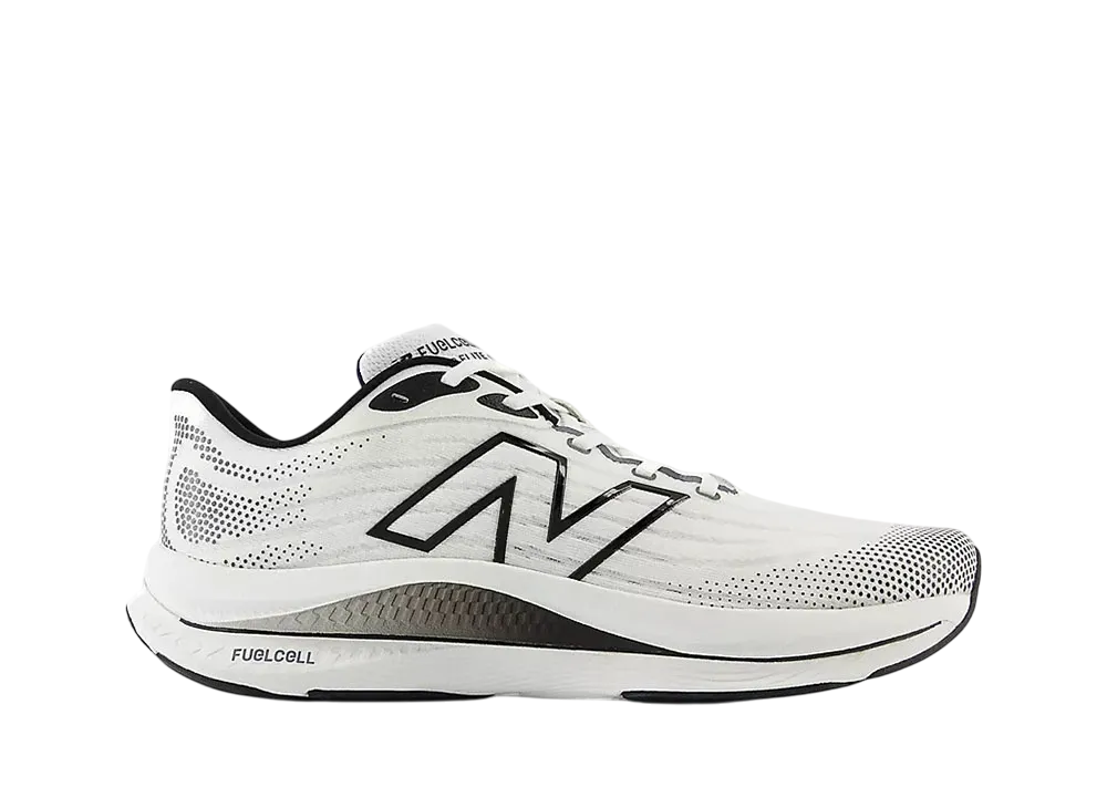 ニューバランス フューエルセル ウォーカー エリート "ホワイト/ブラック/キャッスルロック"