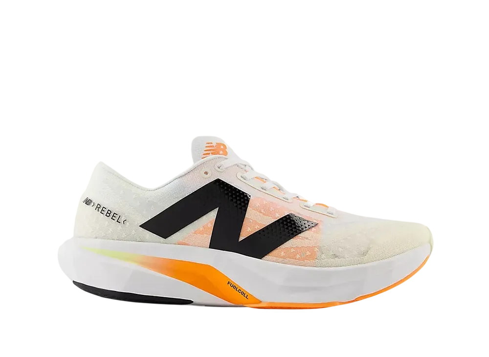 ニューバランス フューエルセル レベルV4 "ホワイト/アンゴラ/ホットマンゴー"