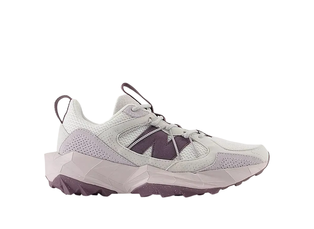 ニューバランス ウィメンズ テクトレル "グレーマター/リフレクション/ダークアイスワイン"