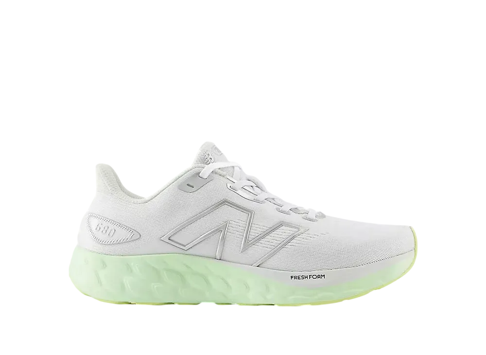 ニューバランス ウィメンズ フレッシュフォーム680V8 "ホワイト/リフレクション/メロンウォーター"