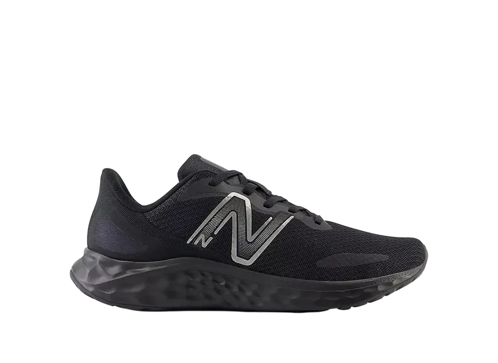 ニューバランス ウィメンズ フレッシュフォーム アリシV4 スリップレジスタント "ブラック/ブラックメタリック"