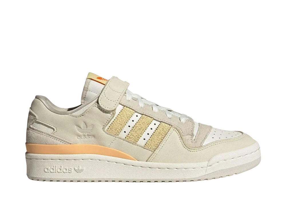 アディダス フォーラム84 ロー "クリームホワイト/オールモストイエロー/オフホワイト"