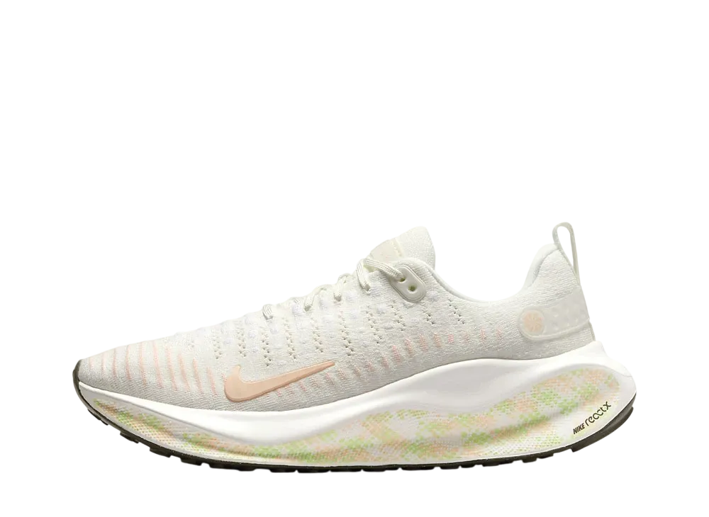 ナイキ ウィメンズ インフィニティラン4 "セイル/ヴェイパーグリーン/カーゴカーキ/クリムゾンティント"