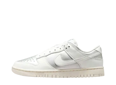 ナイキ ウィメンズ ダンク ロー ネクストネイチャー "メタリックプラチナム"