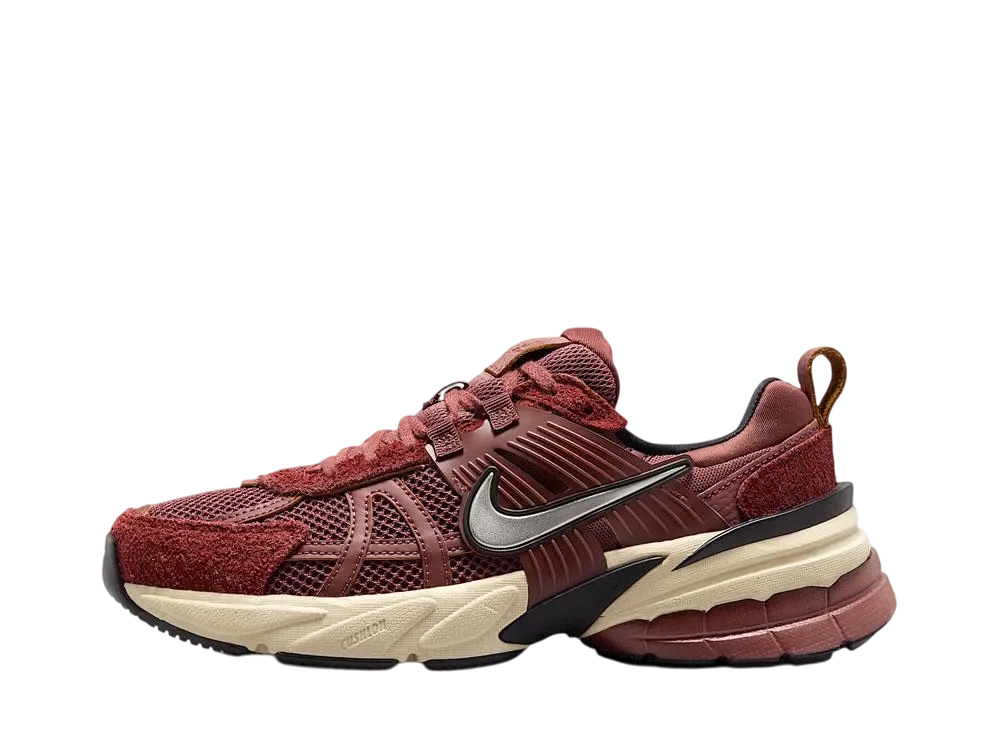 ナイキ ウィメンズ V2Kラン "レッドセピア/ダークポニー/ブラック/クローム"
