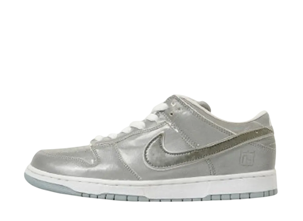 NIKE SB DUNK LOW PRO MEDICOM 3 "Silver/Chrome"