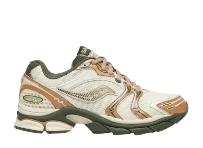 サッカニー プログリッド トライアンフ4 "クリーム/ドゥ"