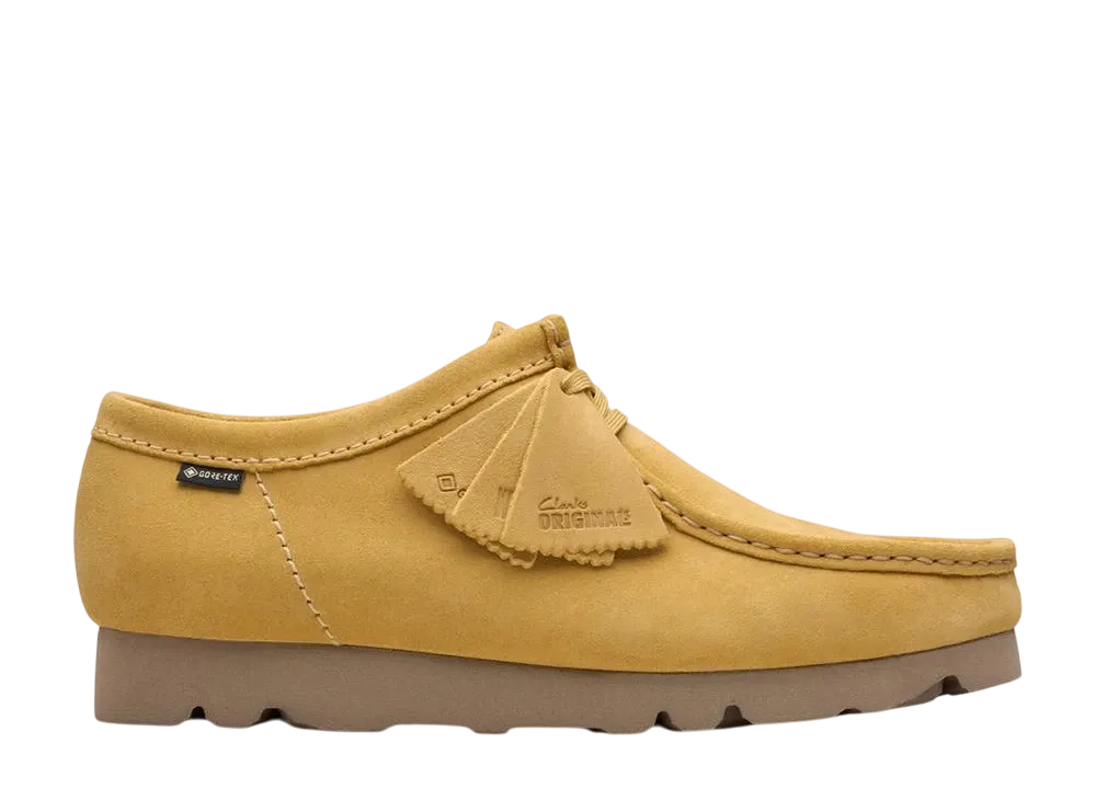 クラークス ワラビー ゴアテックス "ゴールデンタンスウェード"