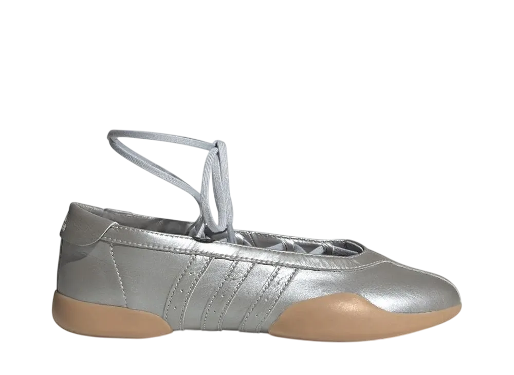 adidas Women's Taekwondo Mei Ballet "Silver Metalli/Silver Metallic/Gum"
