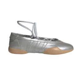 アディダスオリジナルス ウィメンズ テコンドー メイ バレエ "シルバーメタリック/シルバーメタリック/ガム"