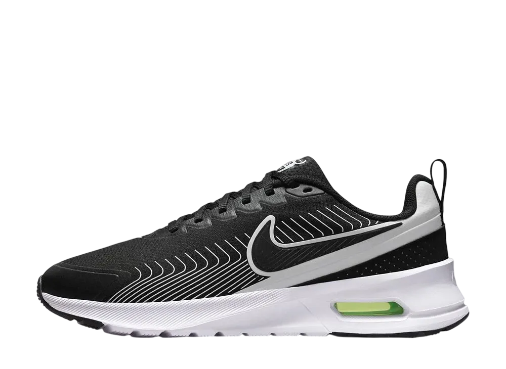 ナイキ エアマックス ニュアクシス "ブラック/ホワイト/ボルト/ブラック"