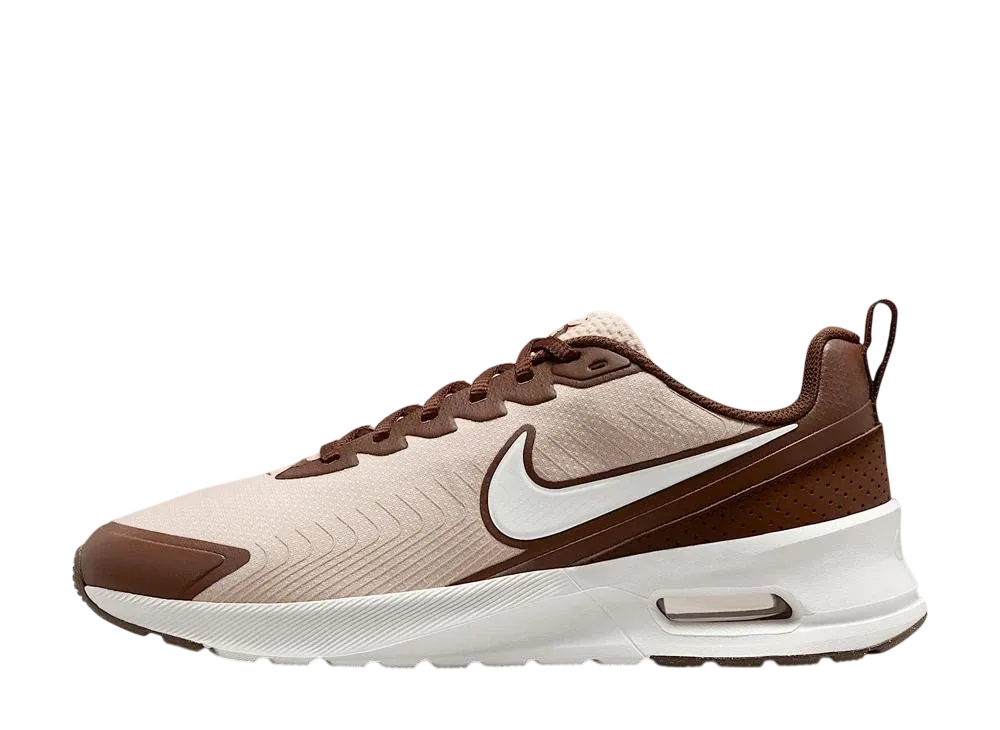 ナイキ エアマックス ニュアクシス "サンドドリフト/カカオワオ/ホワイト/セイル"