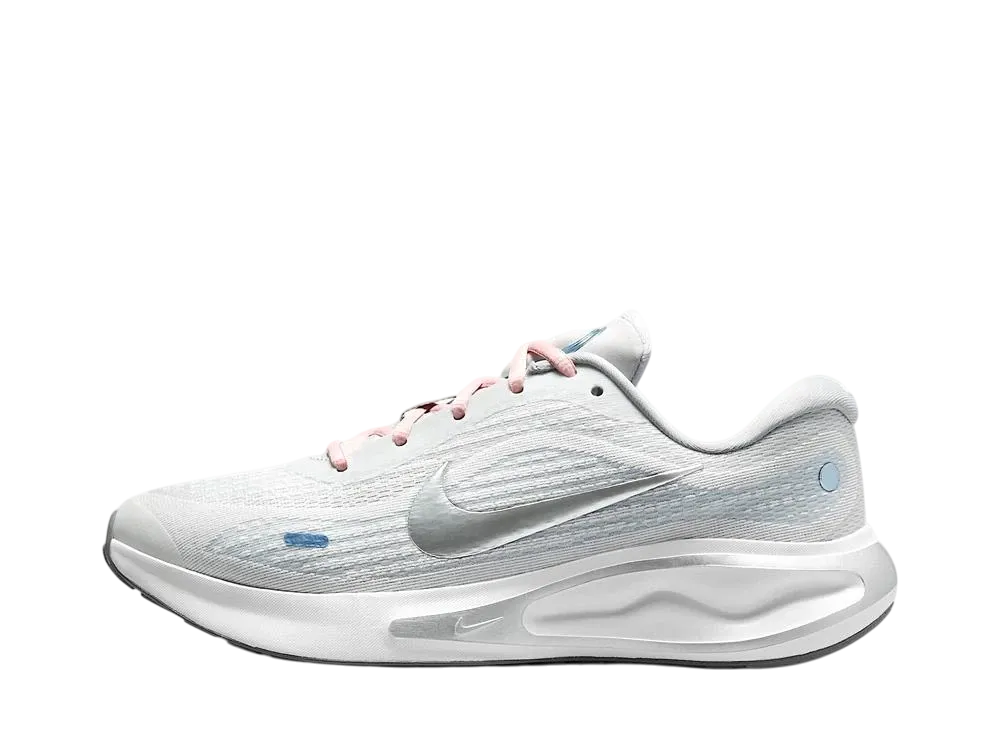 ナイキ ウィメンズ ジャーニーラン "フォトンダスト/クールグレー/ライトスモークグレー/メタリックピューター"