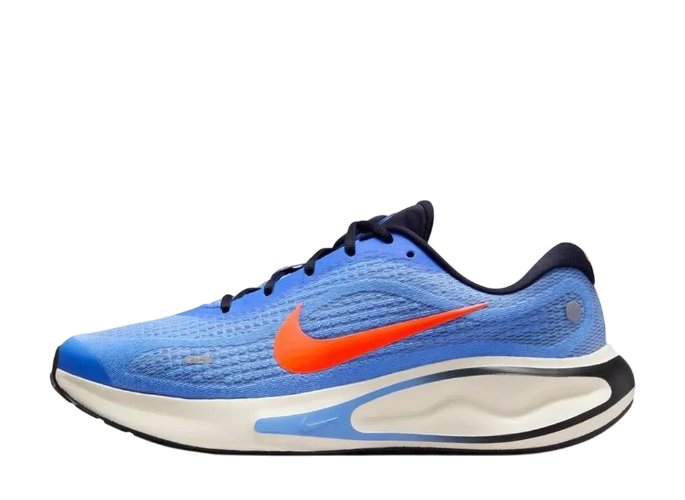 ナイキ ジャーニーラン "ディープロイヤル/アストロノミーブルー/ペールアイボリー/ハイパークリムゾン"