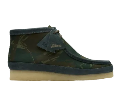 クラークス ワラビー ブーツ "グリーンカモフラージュ"