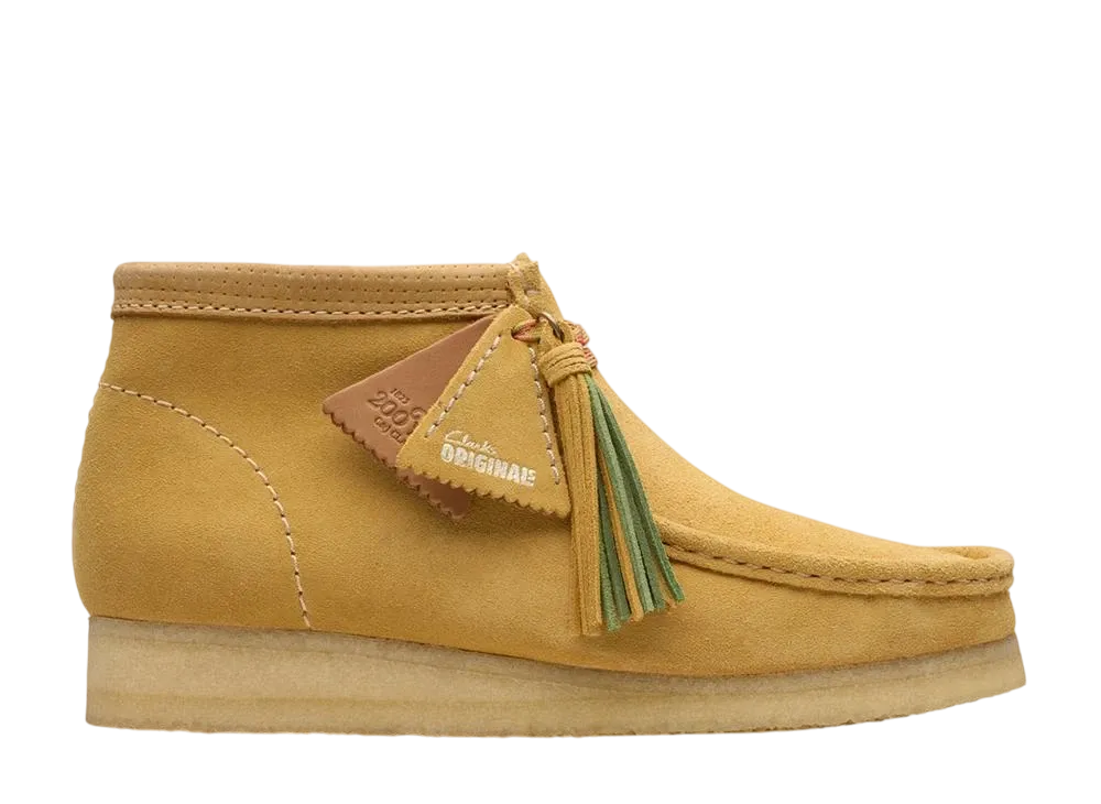クラークス ワラビー ブーツ "ゴールデンタンスウェード"