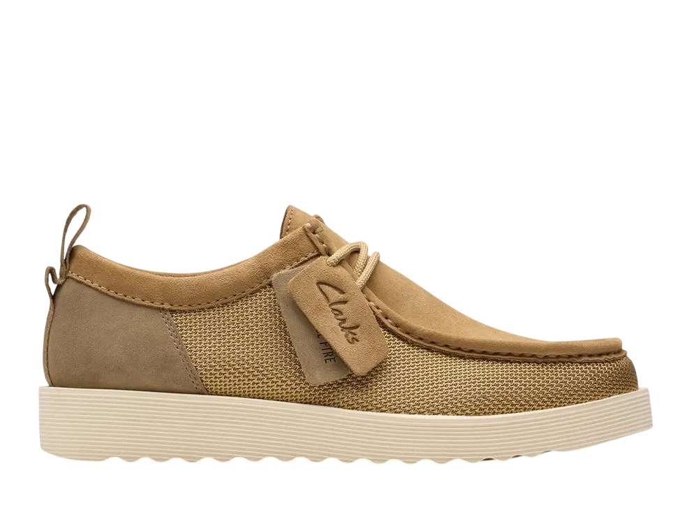 クラークス ワラビーフューチャー2 ロー "ダークサンドコンビ"