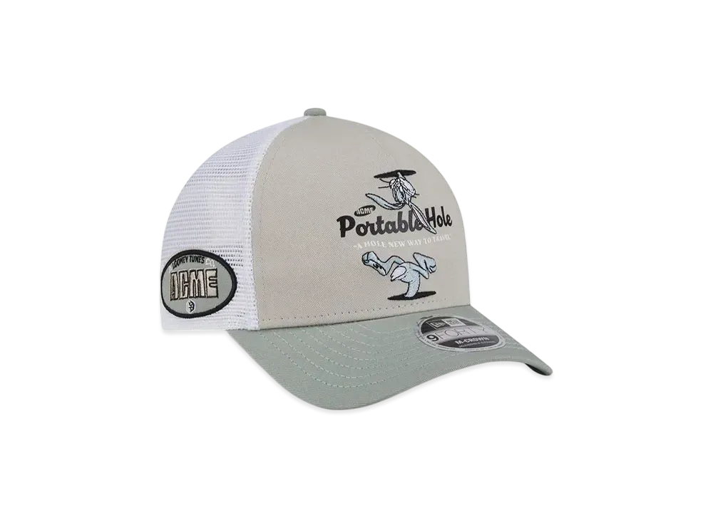 NEW ERA x Looney Tunes 9Forty M-Crown A-Frame Tracker Bugs Bunny "Gray/Ever Green"