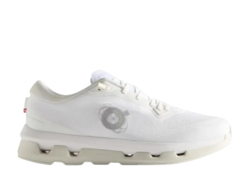 キス × オン クラウドゾーン "ホワイト/アイス"