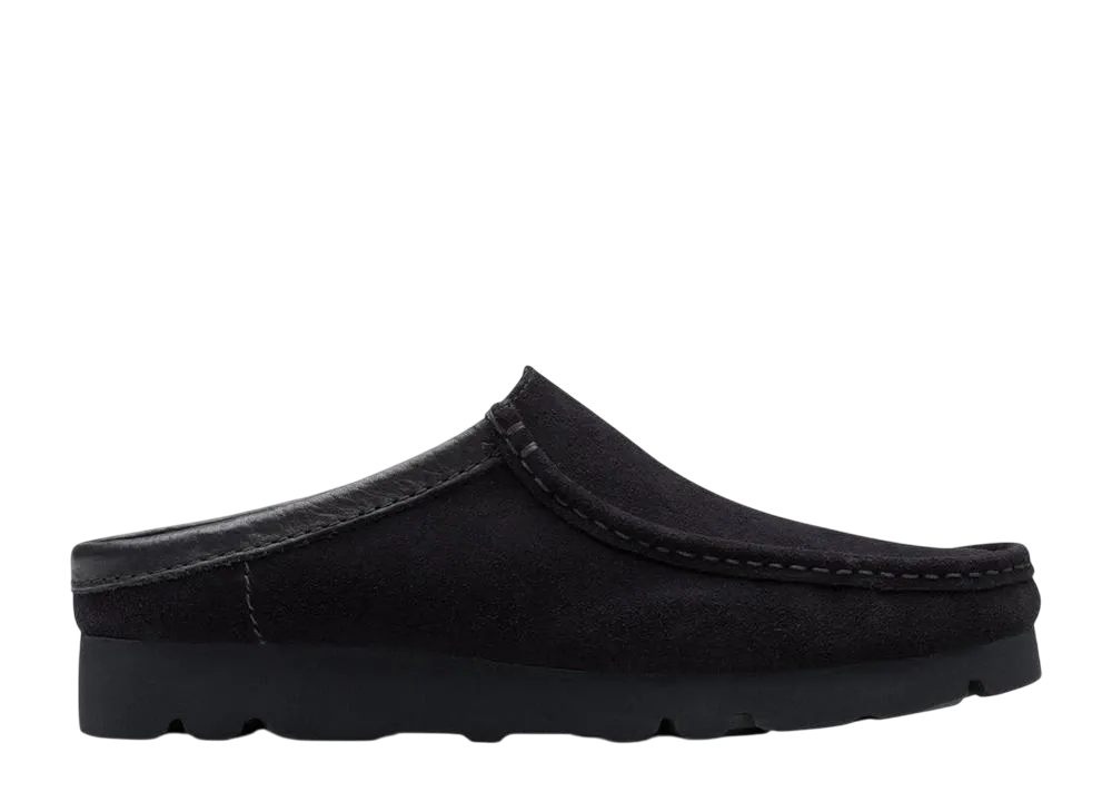 クラークス ワラビー スリップ "ブラックスウェード"