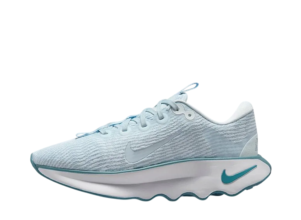 ナイキ ウィメンズ モティバ "ブルーティント/ライトアーモリーブルー/スモーキーブルー/ブルーティント"