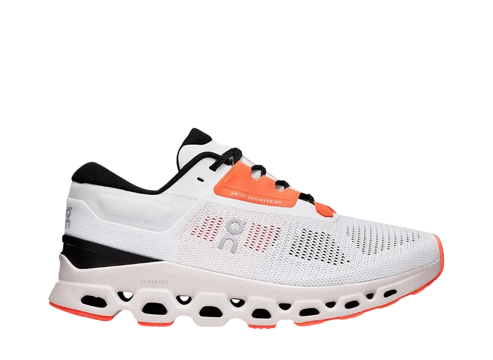 オン ウィメンズ クラウドストラトス3 "ホワイト/サンド"