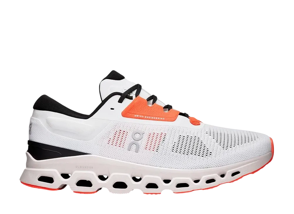 オン クラウドストラトス3 "ホワイト/サンド"