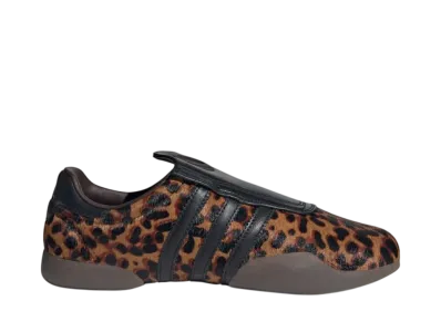 adidas Women's Taekwondo Mei "Core Black/Gum Five"