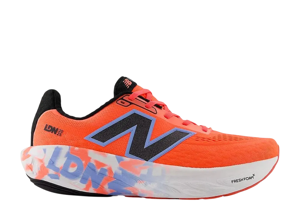 TCS ロンドンマラソン × ニューバランス フレッシュフォームX 1080V14 "アージェントレッド/ホワイト/ブラック"