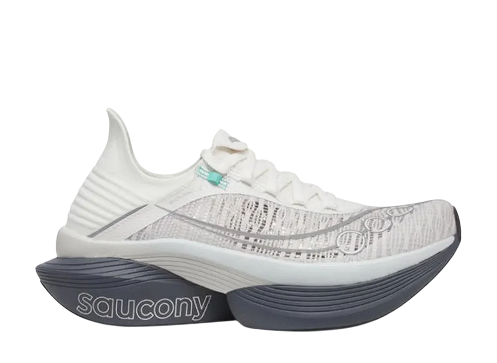 サッカニー エンドルフィン エリート2 "フォグ/シンダー"