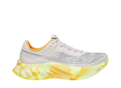 サッカニー ウィメンズ エンドルフィン プロ4 "フォグ/ピール"