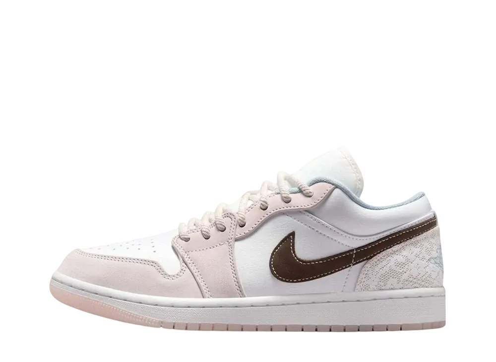 ナイキ ウィメンズ エアジョーダン1 ロー "コーラルリーフ"