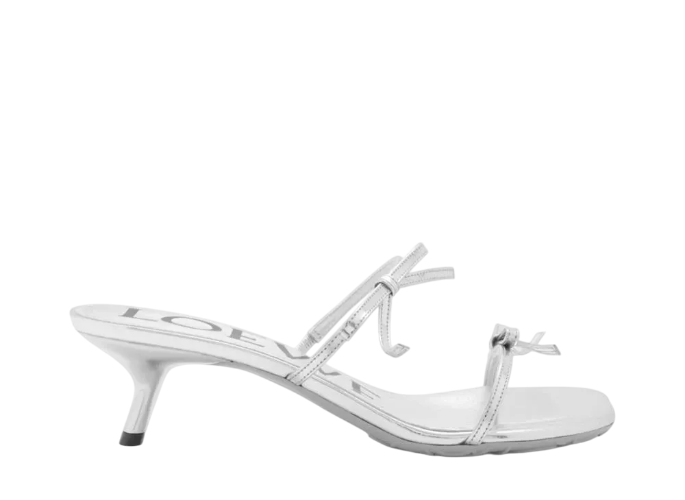 ロエベ ウィメンズ ペタル サンダル メタリックカーフ "シルバー"